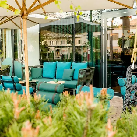 One Salzburg-sued Salzburg