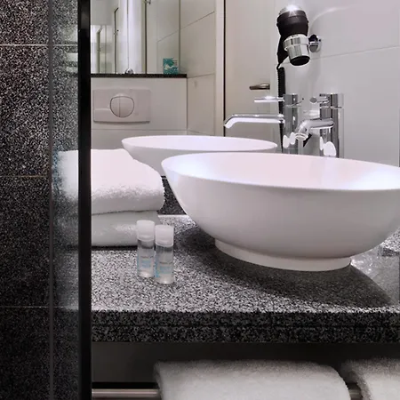 One Salzburg-sued Otel 3*